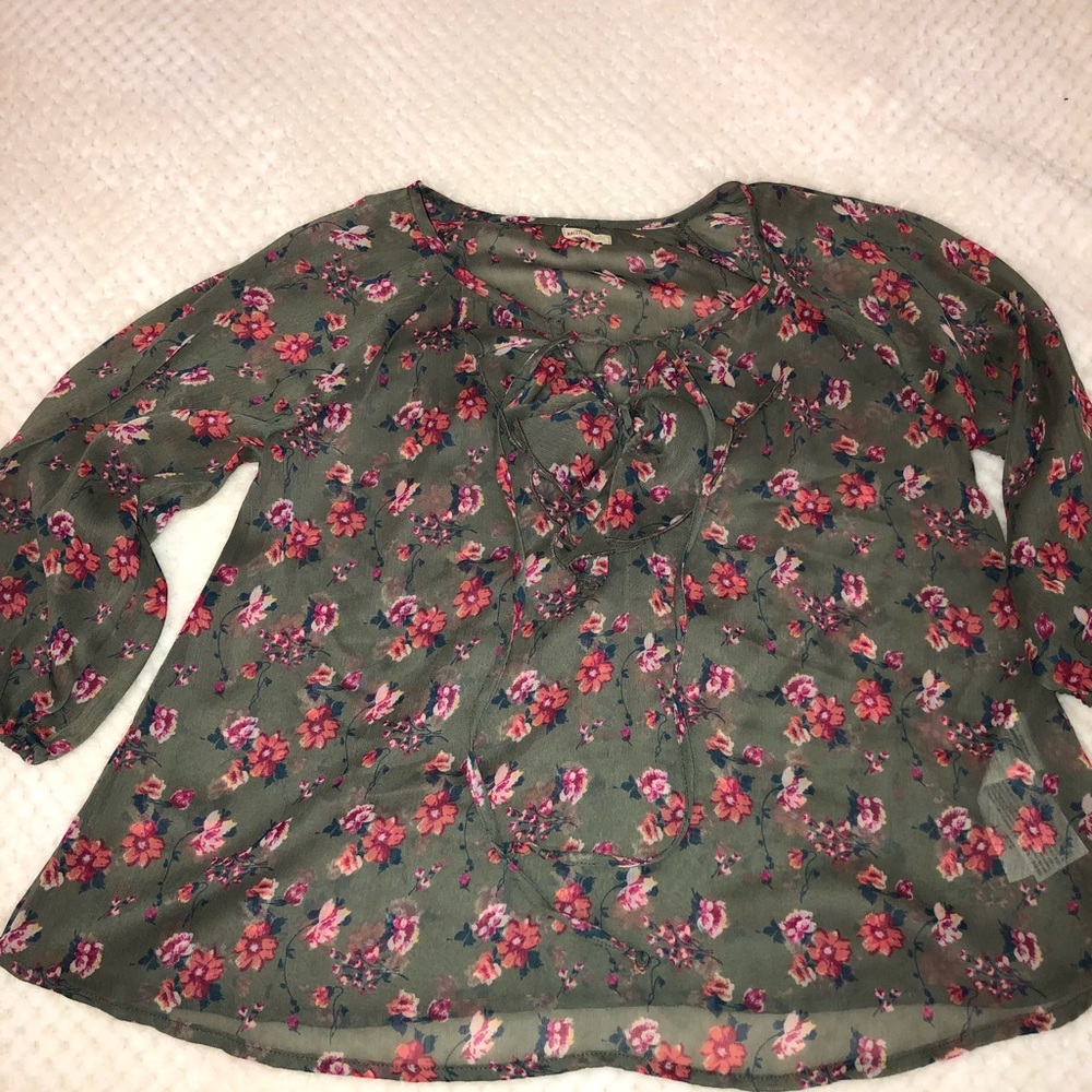 Abercrombie top!